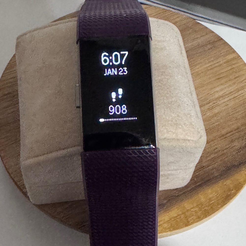 💜 Purple Power-Up! Fitbit Charge 2 with Charger 💜